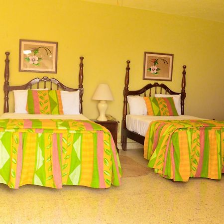Sahara Dela Mer Inn Montego Bay Exteriör bild