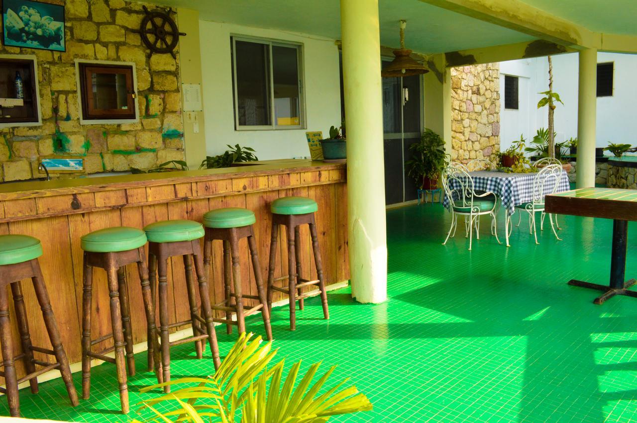 Sahara Dela Mer Inn Montego Bay Exteriör bild