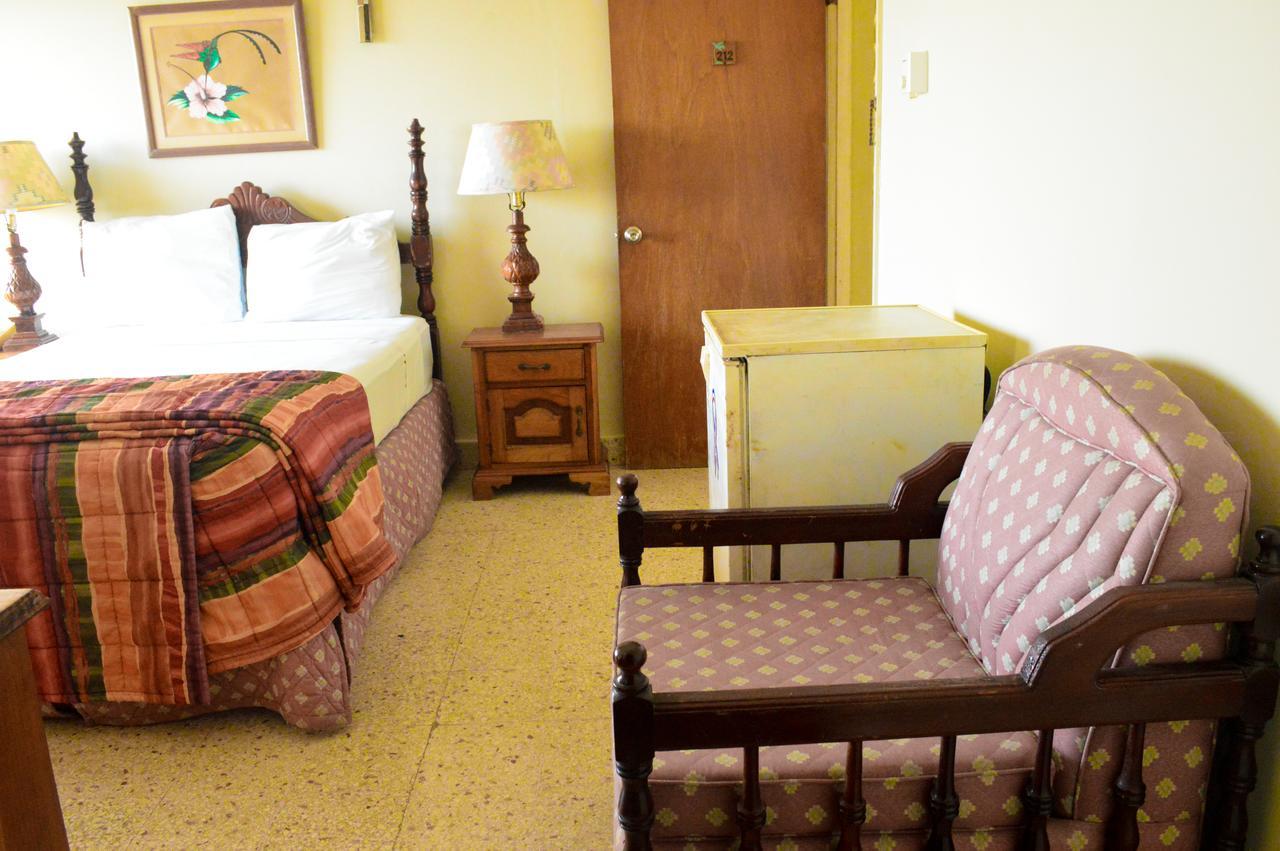 Sahara Dela Mer Inn Montego Bay Exteriör bild